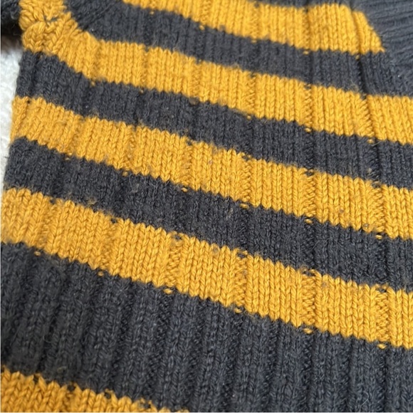 Retro Derek Heart Striped Knit Song Sleeve
V Neck Sweater Top - Picture 5 of 6